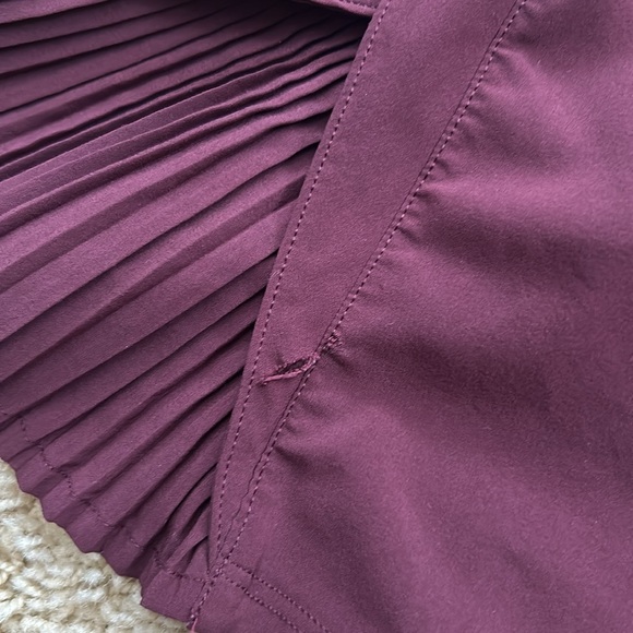 Lululemon off the pleats skirt - Picture 4 of 5